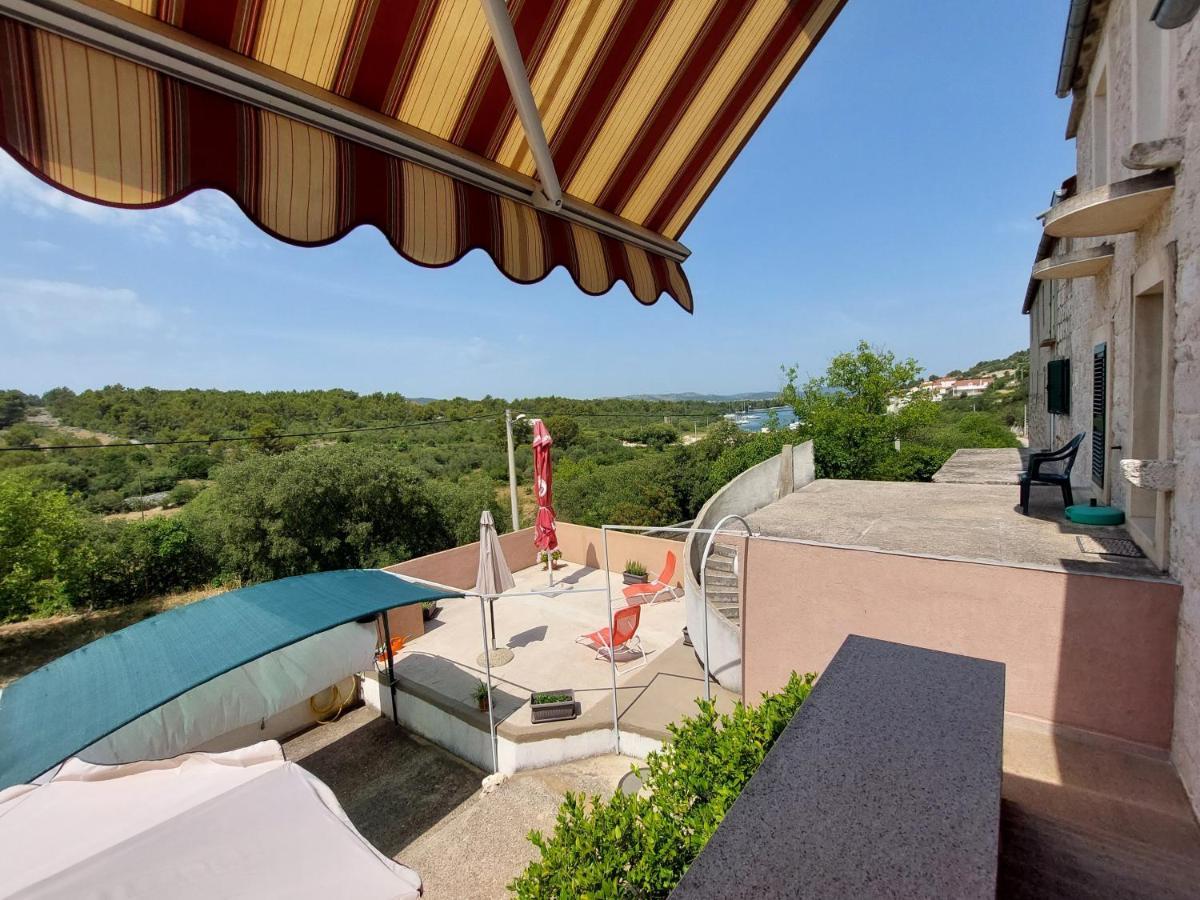 Holiday Home Oliva Bilice Bagian luar foto
